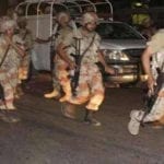 کلفٹن کے علاقے میں پولیس اور رینجرز کا مشترکہ آپریشن، متعدد افراد زیرِ حراست