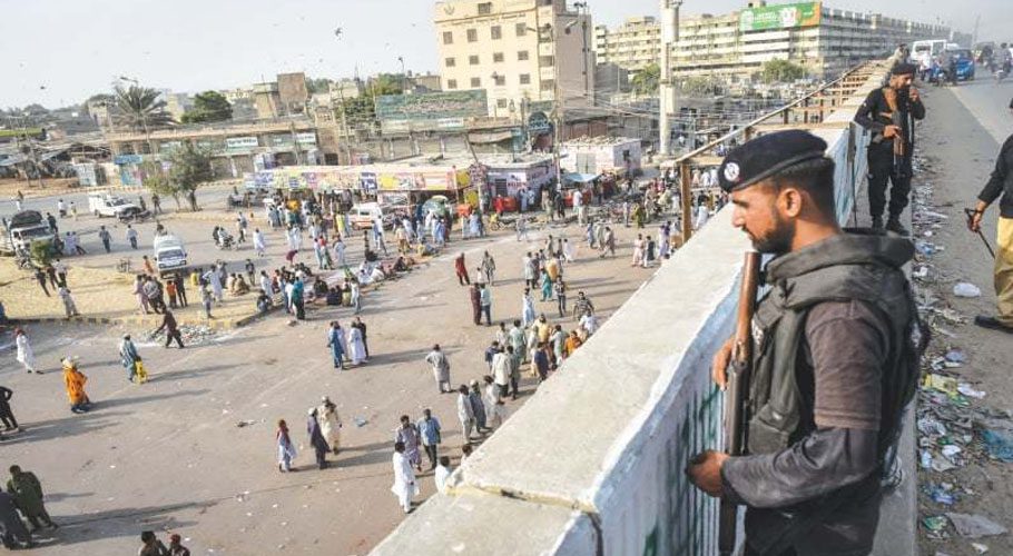تحریک لبیک کے امیر کی گرفتاری پر احتجاج کا تیسرا روز، پولیس نے سڑکیں کھلوا دیں