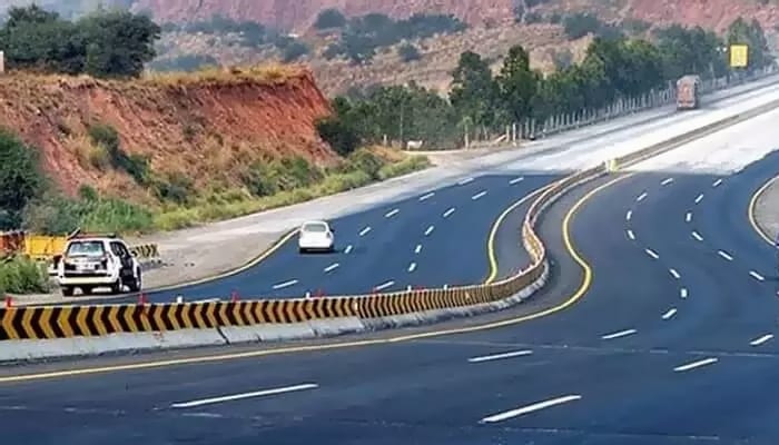 کورونا کی تیسری لہر، ملک بھر میں بین الصوبائی ٹرانسپورٹ ہفتے میں دو دن بند رکھنے کا فیصلہ