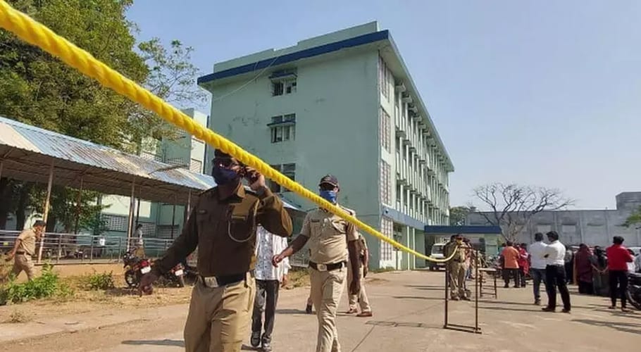 Hospital fire kills 13 coronavirus patients in India