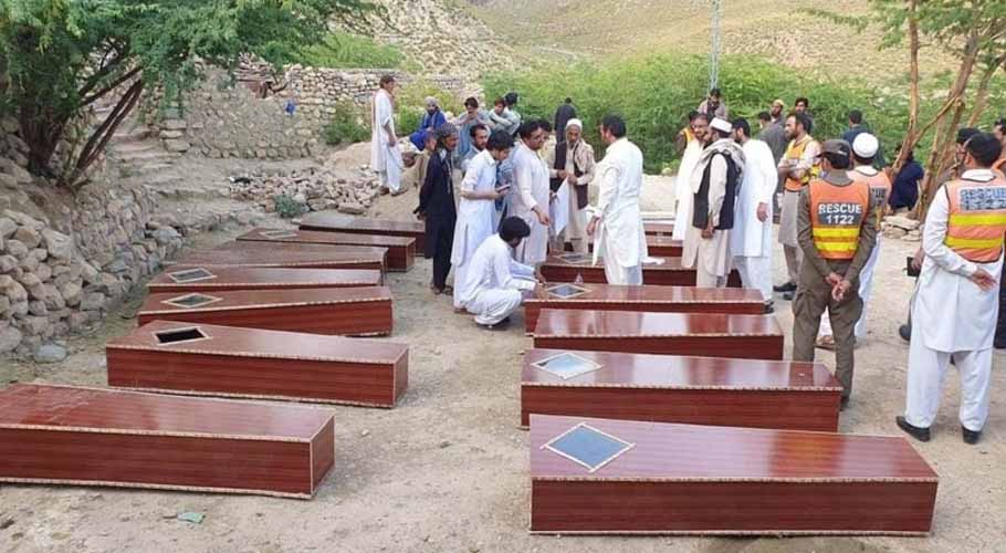 درہ آدم خیل: اجتماعی قبر سے 16 مقتولین کی لاشیں برآمد، شناخت کا عمل جاری