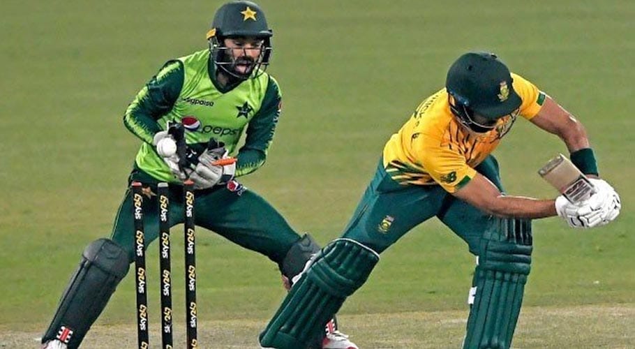 تیسرا ٹی 20: پاکستان کا جنوبی افریقہ کے خلاف ٹاس جیت کر فیلڈنگ کا فیصلہ