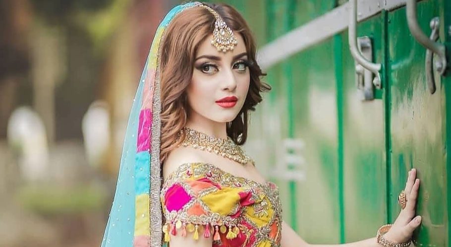 گلوکاری کا شوق اپنے بھائی کو دیکھ پر پیداہوا، اداکارہ علیزے شاہ انکشاف