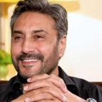 اداکار عدنان صدیقی نے کورونا کی روک تھام کیلئے دوسری بار ویکسین لگوا لی