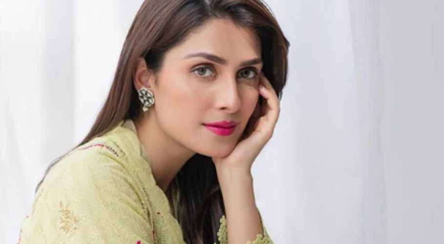 عائزہ خان کی ٹک ٹاک ویڈیو نے مداحوں کو حیران کردیا