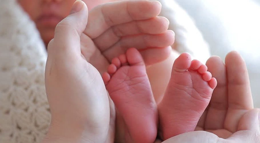 دائی نے گھر میں ڈیلوری کرا کر نومولود کو3 لاکھ روپے میں فروخت کردیا