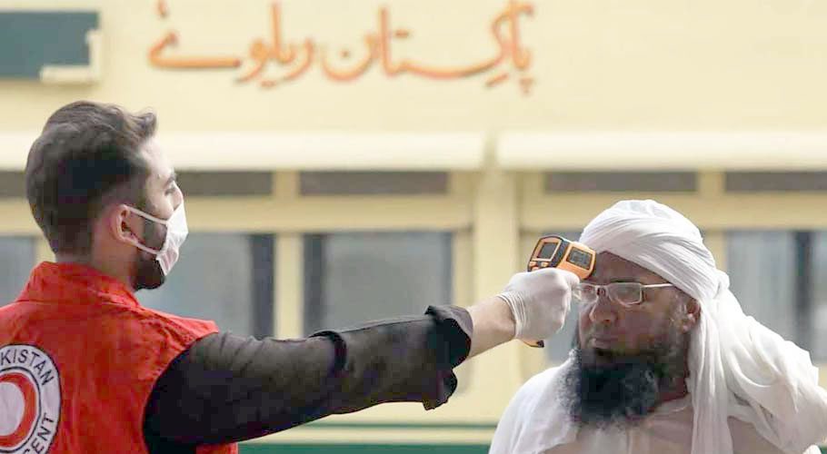 Pakistan records decline in COVID-19 cases