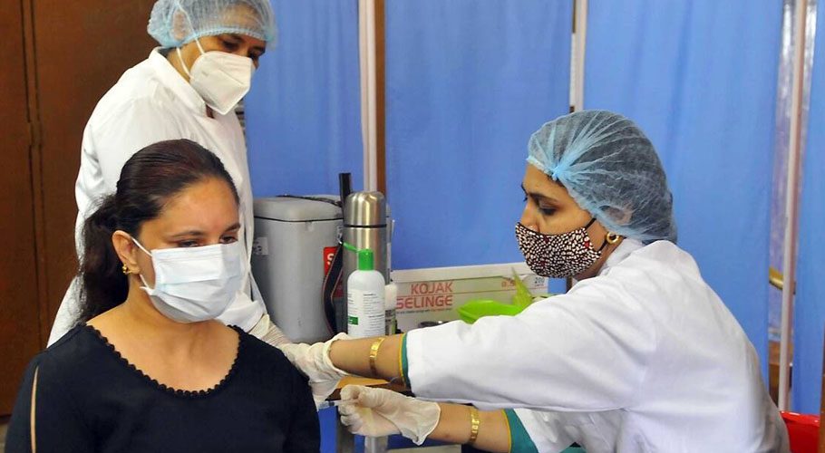 ملک میں کورونا کیسز میں اضافہ، 2جاں بحق، 371نئے کیسز سامنے آگئے