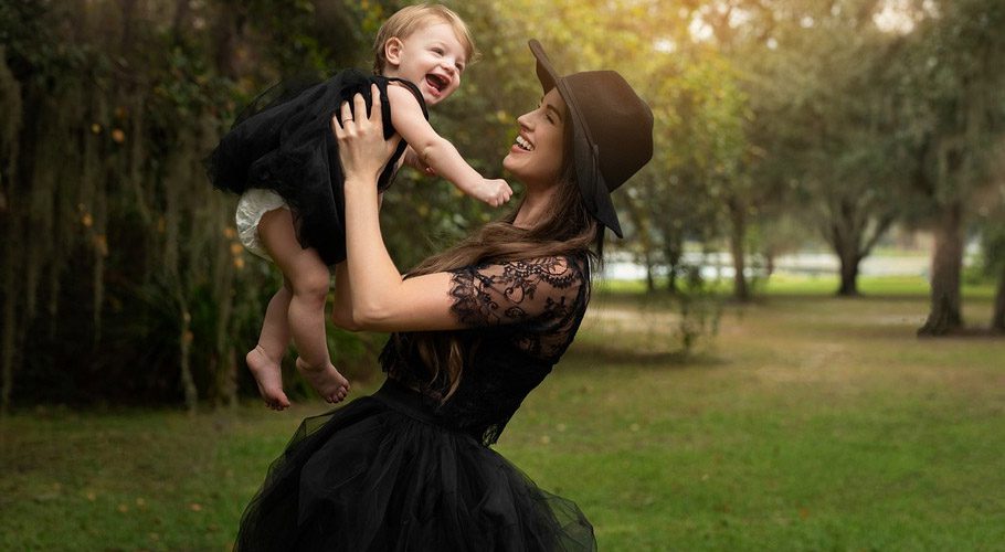 دُنیا کے ہر انسان کو جنم دینے والی ماؤں کا عالمی دن آج منایا جارہا ہے