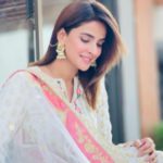 'No pappian... no jhappian', Saba Qamar reminds everyone of Eid SOPs