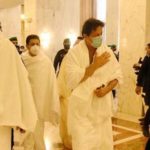 وزیراعظم نے اہلیہ اور وفد کے ہمراہ عمرے کی سعادت حاصل کرلی