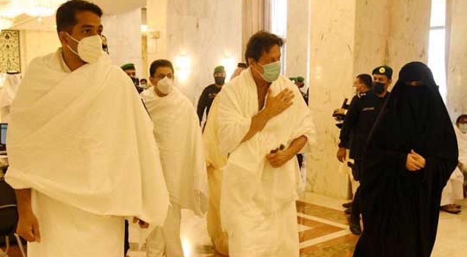 وزیراعظم نے اہلیہ اور وفد کے ہمراہ عمرے کی سعادت حاصل کرلی