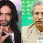 نجی ٹی وی چینل کے میزبان وقار ذکا کی وزیر تعلیم شفقت محمود پر تنقید
