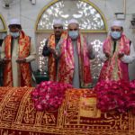 اسد قیصر کی داتا گنج بخشؒ کے مزار پر آمد، ٹرین حادثے میں جاں بحق افراد کیلئے دُعا