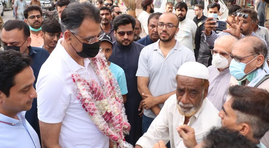 تحریک انصاف کے رہنماؤں کا شہر کے مختلف حلقوں میں ترقیاتی کاموں کا جائزہ
