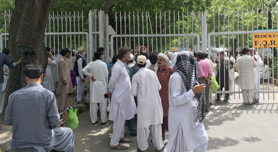 سیکریٹریٹ ملازمین کا مطالبات کی منظوری کیلئے احتجاج، قلم چھوڑ ہڑتال کردی