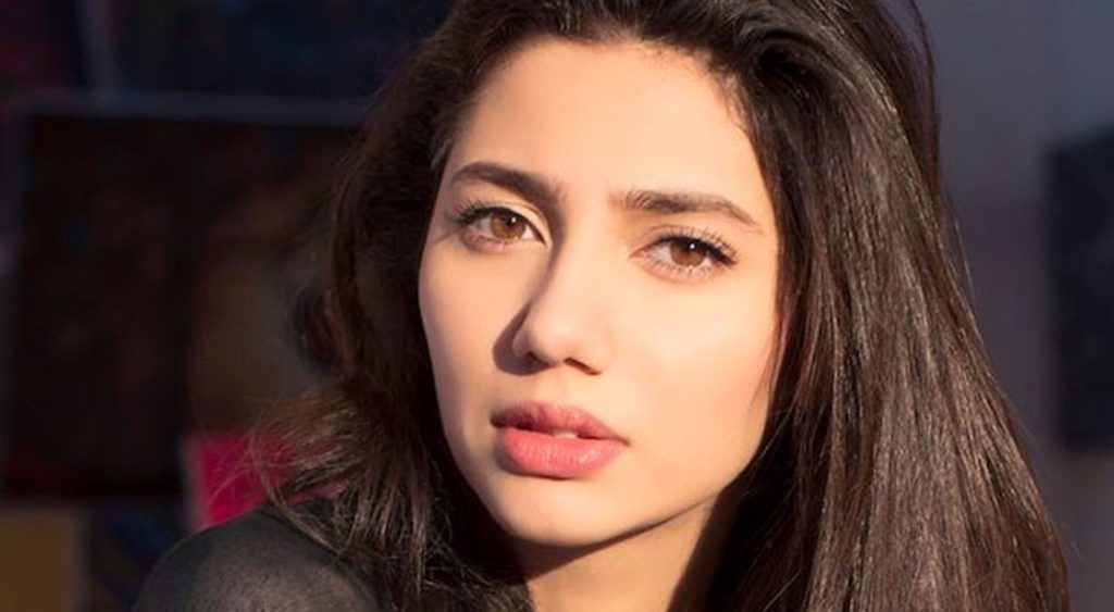 ماہرہ خان نے شوبز کی دنیا میں 10 سال مکمل کر لیے، مداحوں سے اظہارِ تشکر