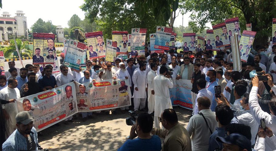 اسلام آباد، سمندرپار پاکستانیوں کا الیکشن کمیشن کے باہر احتجاج، ووٹ کا حق دینے کا مطالبہ