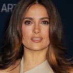 عمر بڑھنے کے ساتھ وزن کو سنبھالنا مشکل ہوجاتا ہے۔سلمیٰ ہائک کا اعتراف