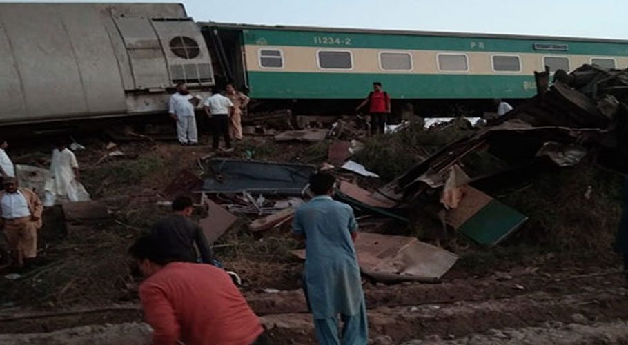 کراچی جانیوالی سرسید ایکسپریس کا ملت ایکسپریس سے تصادم، 40 افراد جاں بحق