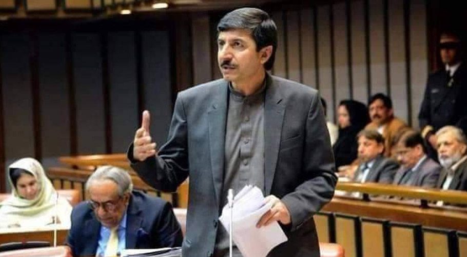 سابق سینیٹر عثمان کاکڑ کی میت کوئٹہ پہنچ گئی، شہر بھر میں آج شٹرڈاؤن ہڑتال