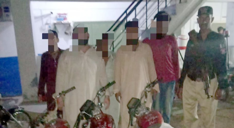 Five accused involved in street crime arrested from Sharafi Goth