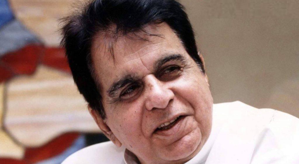 بالی ووڈ کے لیجنڈری اداکار دلیپ کمار 98 برس کی عمر میں انتقال کر گئے، بھارتی میڈیا