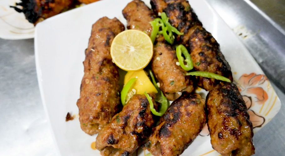 کراچی، گھر سے لائے ہوئے گوشت سے مزیدار ڈشز تیار کرنے والے 3ریسٹورنٹس