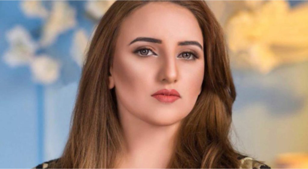 جب تک تنقیدنہ ہو، کچھ نہیں کہتی، وطن واپس آ کر شوہر کے نام کا اعلان کروں گی۔حریم شاہ