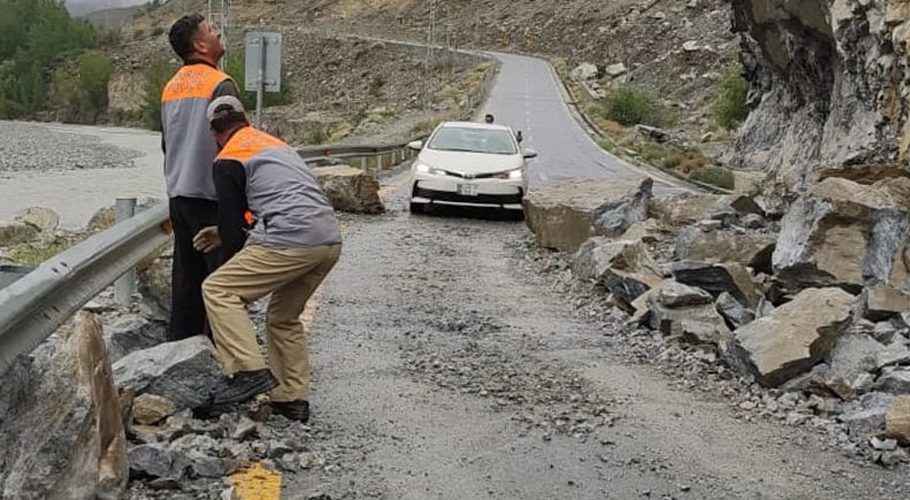 Karakoram Highway between Gilgit to Chilas Diamer restored for traffic