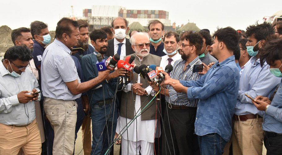 15 اگست سے پہلے جہاز نہیں نکالا جاسکتا،محمودمولوی