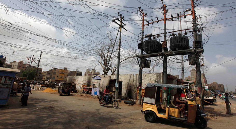 کراچی میں بارش کے بعد مختلف علاقوں میں کرنٹ لگنے کے واقعات، 3افراد جاں بحق