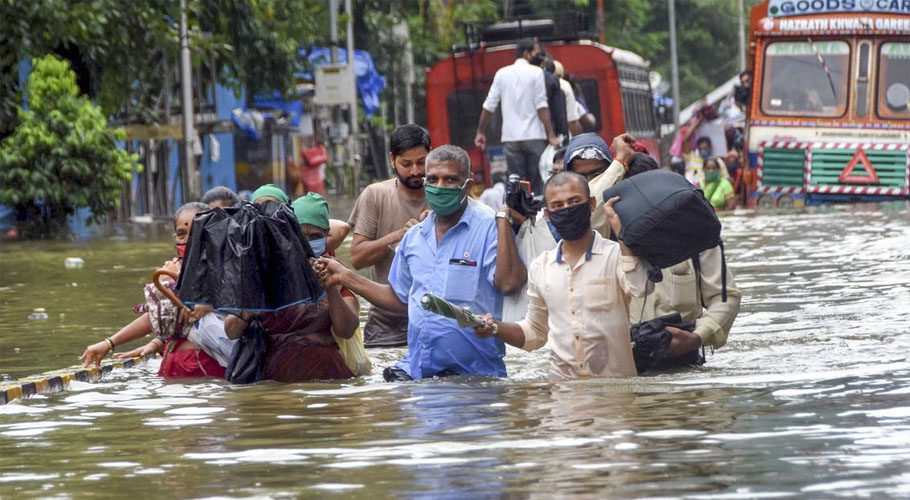 بھارت، طوفانی بارشوں اور لینڈ سلائیڈنگ سے 22 افراد ہلاک، متعدد لاپتہ