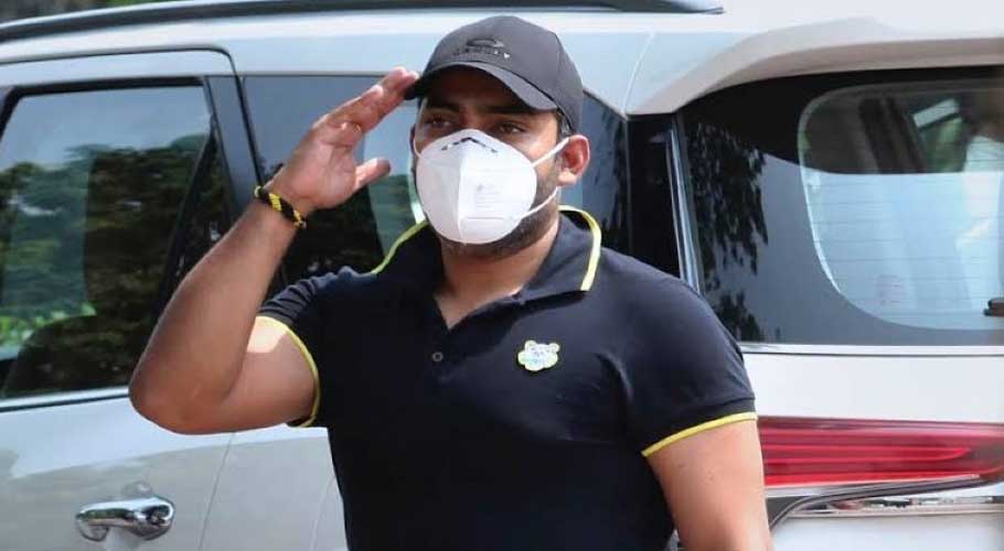 Umar Akmal files FIR against fans following quarrel over autograph