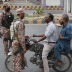 عدالت نے پولیس کو کورونا ایس او پیز کی خلاف ورزی پر مقدمہ درج کرنے سے روک دیا