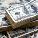 پاکستانی کرنسی کے مقابلے میں امریکی ڈالر کی قیمت میں معمولی کمی