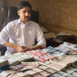 ایف آئی اے کی مردان میں چھاپہ مار کارروائی، بھاری مقدار میں غیرملکی کرنسی برآمد، 2 ملزمان گرفتار