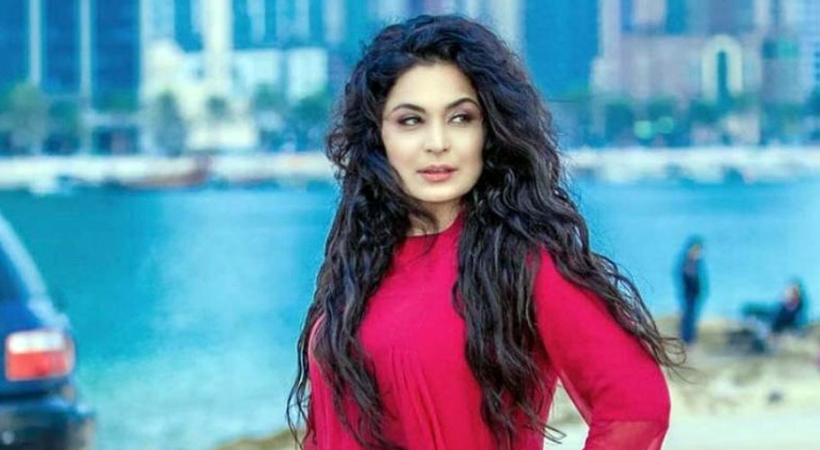 مینار پاکستان واقعے پر میرا کے بیان نے سوشل میڈیا صارفین کو حیران کردیا