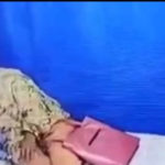 اسپتال میں سگی ماں کی اپنے ہی کم سن بچے کو مارنے کی کوشش، نرسز نے بچالیا