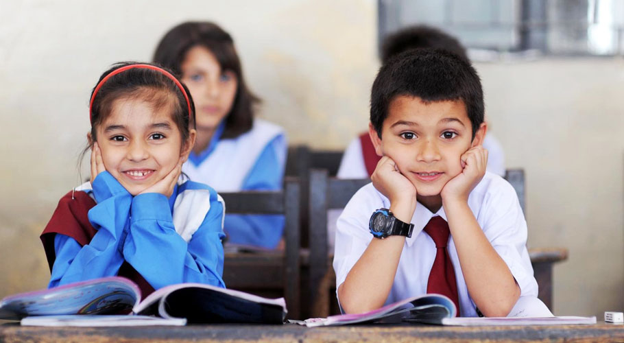 کیا آپ تعلیمی اداروں کے لیے وزیراعظم کے یکساں نصاب تعلیم کی حمایت کرتے ہیں؟