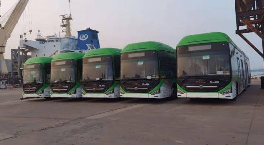 وفاق کے بعد سندھ حکومت کا بھی کراچی کیلئے 50 نئی بسیں فراہم کرنے کا فیصلہ