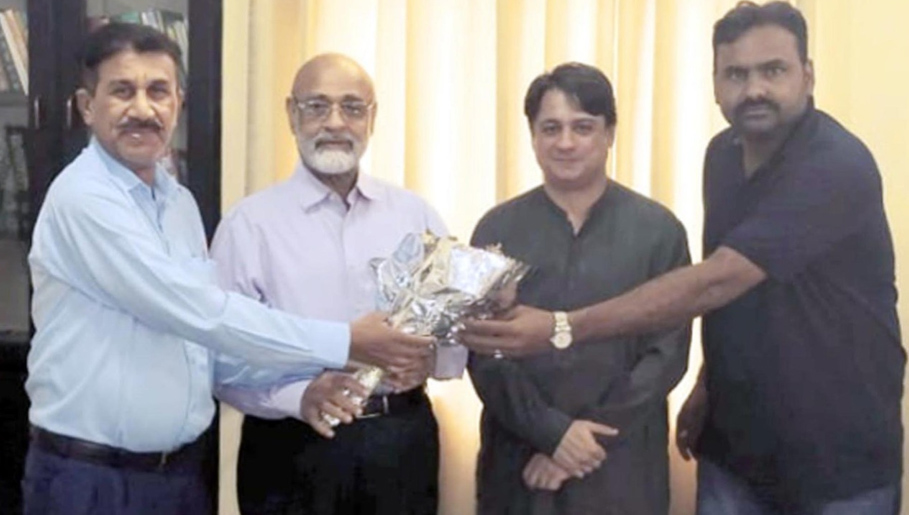 ملازمین جامعہ اردو کی ترقی میں اپنا کردار بھرپور طریقے سے ادا کریں، اے کیو خلیل