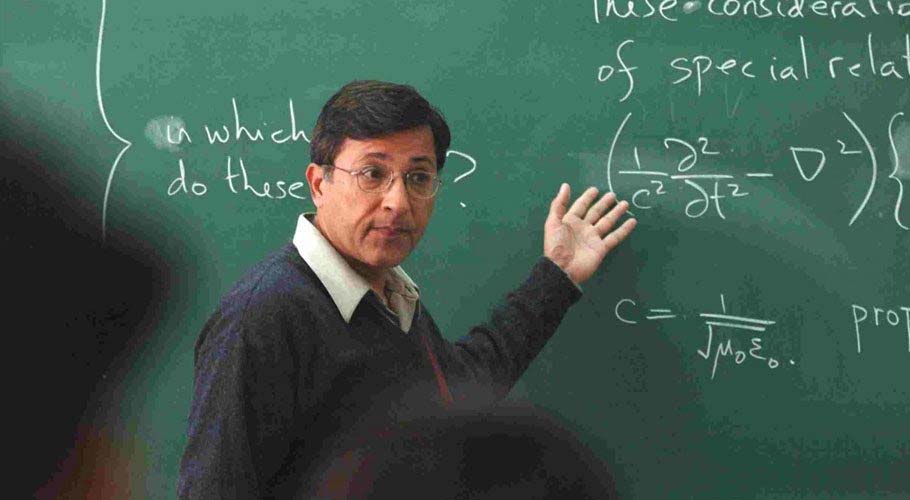 ڈاکٹر پرویز ہود بھائی نے خواتین کے حجاب کے خلاف بیان کیوں دیا؟