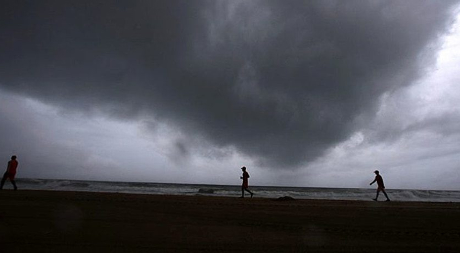 سمندری طوفان گلاب کیا ہے اور اس کا پاکستان پر کیا اثر پڑے گا؟