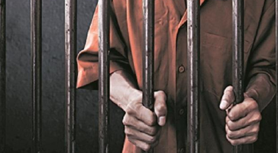 کراچی، بین الصوبائی ڈرگ ڈیلر کا کارندہ گرفتار، فروٹ بیگ سے 10 کلو چرس برآمد