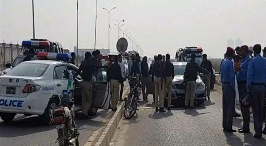 کراچی میں کورونا ویکسین نہ لگوانے والوں کے خلاف پولیس کی کارروائیاں، متعدد افراد گرفتار