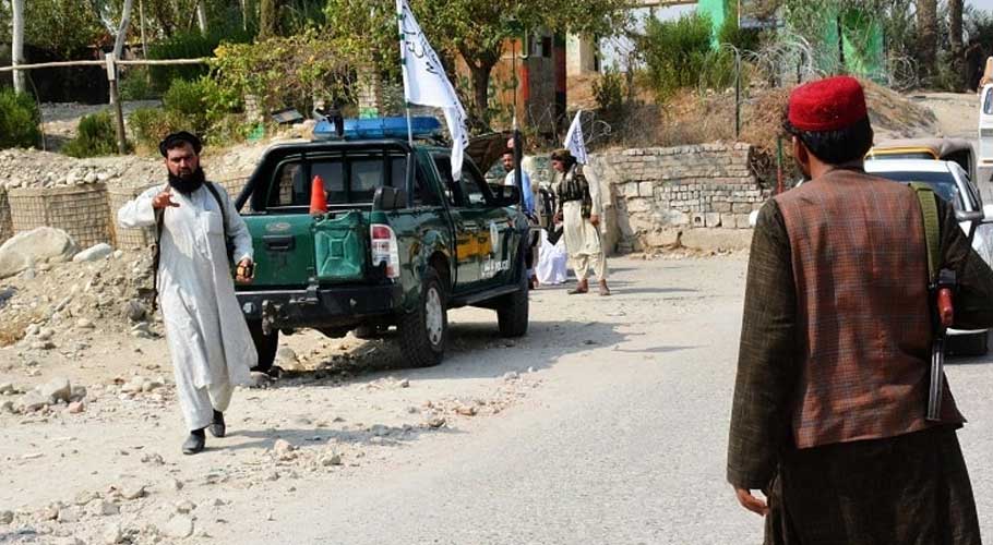 جلال آباد میں طالبان کی گاڑی پر حملہ ، 2 افراد ہلاک ، 19 زخمی