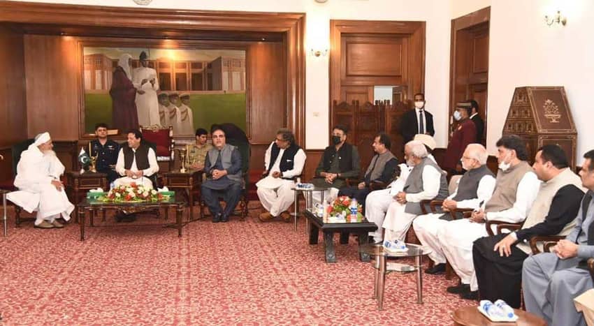 علمائے کرام معاشرے کی اصلاح کےلیے موثر کردار ادا کریں، وزیراعطم