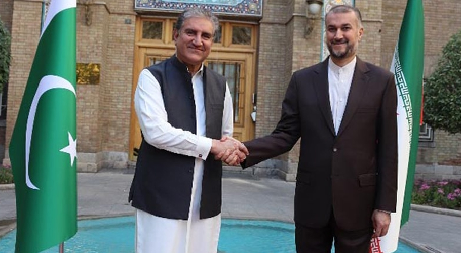 شاہ محمود قریشی کی ایرانی ہم منصب سے ملاقات، اہم علاقائی و عالمی امور پر تبادلہ خیال