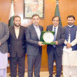 Pak-Iran 1 1 billion trade is insufficient, says Nasir Hayat